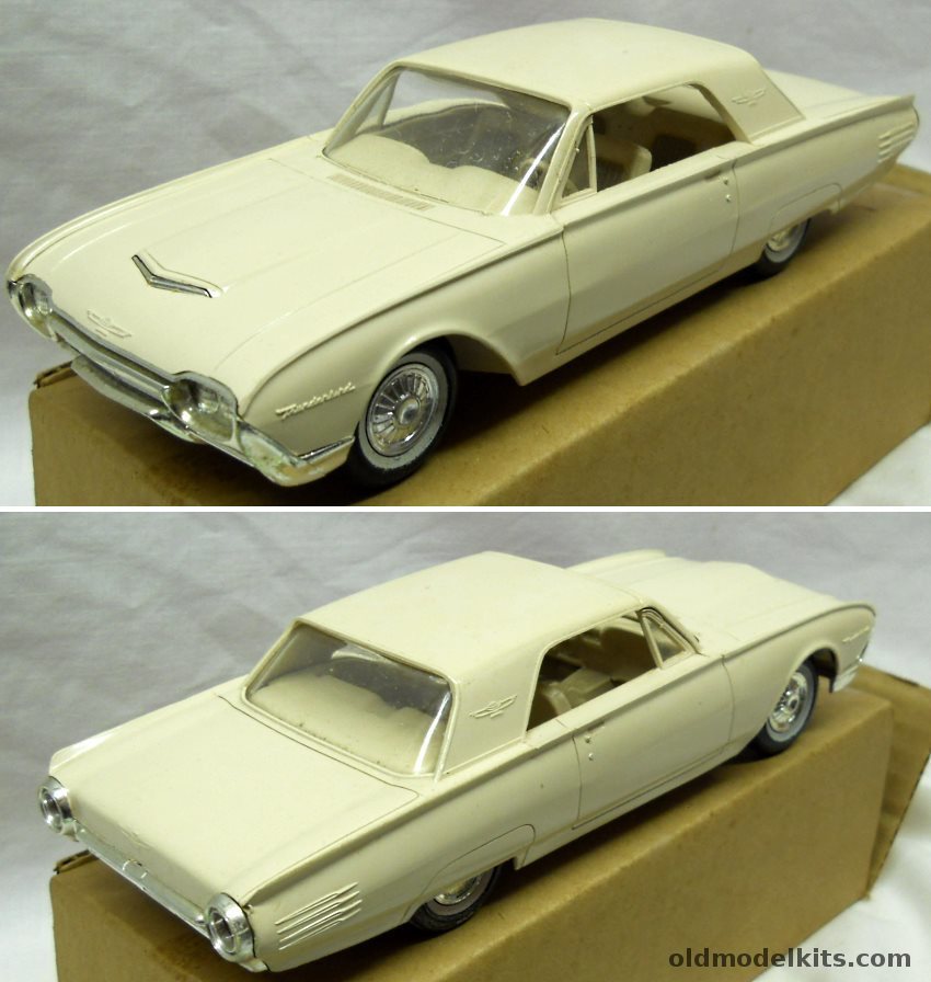 AMT 1/25 1961 Ford Thunderbird 2 Door Hardtop Promo plastic model kit